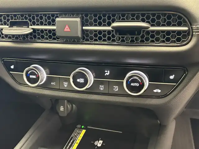ホンダ ＺＲ－Ｖ ハイブリッド e:HEV Z 滋賀県 2023(令5)年 1.4万km アーバンチタニウムメタリック 純正9インチナビ/【Bluetooth/USB/フルセグTV】/BOSEプレミアムサウンド/ホンダセンシング/・衝突軽減ブレーキ（CMBS）/・先行車発進お知らせ機能/・歩行者事故低減ステアリング/・路外逸脱抑制機能/・標識認識機能/・渋滞追従機能付アダプティブクルーズコントロール/・車線維持支援システム（LKAS）/・トラフィックジャムアシスト（渋滞運転支援機能）/・ブラインドスポットインフォメーション/・誤発進抑制機能/・後方誤発進抑制機能/・近距離衝突軽減ブレーキ/・パーキングセンサーシステム/・後退出庫サポート/・オートハイビーム/・アダプティブドライビングビーム/全方位カメラ/クリアランスソナー/レザーシート/D/Nパワーシート/D/Nシートヒーター/LEDヘッドライト/パワーバックドア/ヒルディセントコントロール/電動パーキングブレーキ/オートブレーキホールド/ビルトインETC2.0