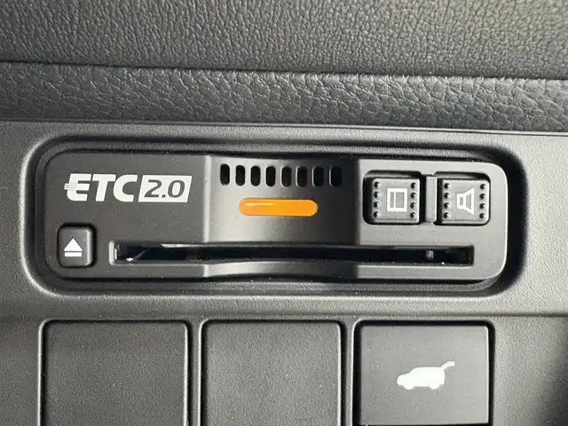 ホンダ ＺＲ－Ｖ ハイブリッド e:HEV Z 滋賀県 2023(令5)年 1.4万km アーバンチタニウムメタリック 純正9インチナビ/【Bluetooth/USB/フルセグTV】/BOSEプレミアムサウンド/ホンダセンシング/・衝突軽減ブレーキ（CMBS）/・先行車発進お知らせ機能/・歩行者事故低減ステアリング/・路外逸脱抑制機能/・標識認識機能/・渋滞追従機能付アダプティブクルーズコントロール/・車線維持支援システム（LKAS）/・トラフィックジャムアシスト（渋滞運転支援機能）/・ブラインドスポットインフォメーション/・誤発進抑制機能/・後方誤発進抑制機能/・近距離衝突軽減ブレーキ/・パーキングセンサーシステム/・後退出庫サポート/・オートハイビーム/・アダプティブドライビングビーム/全方位カメラ/クリアランスソナー/レザーシート/D/Nパワーシート/D/Nシートヒーター/LEDヘッドライト/パワーバックドア/ヒルディセントコントロール/電動パーキングブレーキ/オートブレーキホールド/ビルトインETC2.0