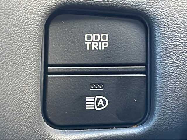 トヨタ クラウン ハイブリッド RS アドバンス 滋賀県 2018(平30)年 3.2万km プレシャスシルバー メーカーナビ/　【AM・FM/USB/Bluetooth/AUX/TV】/バックカメラ/黒レザーシート/シートヒーター＆ベンチレーション/追従式クルーズコントロール/横滑り防止システム/ブラインドスポットモニター/衝突軽減防止システム/ロードサインアシスト/パーキングサポート/コーナーセンサー/パドルシフト/ステアリングヒーター/プッシュスタート/ドライブレコーダー/ETC2.0