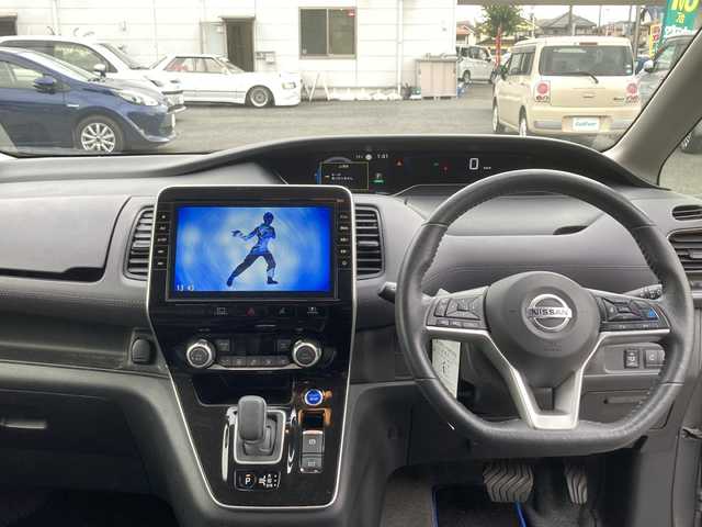 日産 セレナ e－パワー ハイウェイスター V 東京都 2021(令3)年 5.1万km ダークメタルグレー/ダイヤモンドブラック ワンオーナー/純正ナビゲーション（Bluetooth接続、フルセグテレビ）/アラウンドビューモニター/バックカメラ/フリップダウンモニター/シートヒーター/ステアリングヒーター/ETC/クルーズコントロール/プロパイロット/ドライブレコーダー/純正フロアマット/プッシュスタート/両側パワースライドドア/LEDヘッドライト