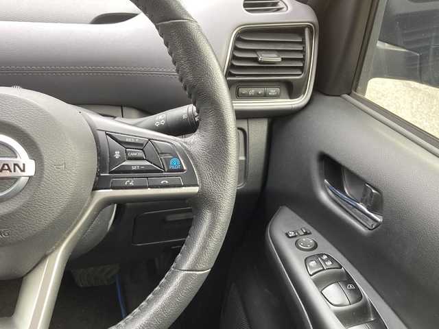 日産 セレナ e－パワー ハイウェイスター V 東京都 2021(令3)年 5.1万km ダークメタルグレー/ダイヤモンドブラック ワンオーナー/純正ナビゲーション（Bluetooth接続、フルセグテレビ）/アラウンドビューモニター/バックカメラ/フリップダウンモニター/シートヒーター/ステアリングヒーター/ETC/クルーズコントロール/プロパイロット/ドライブレコーダー/純正フロアマット/プッシュスタート/両側パワースライドドア/LEDヘッドライト