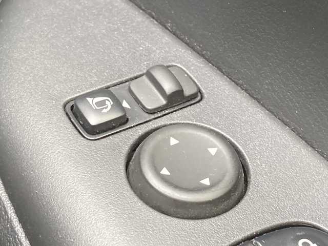 日産 セレナ e－パワー ハイウェイスター V 東京都 2021(令3)年 5.1万km ダークメタルグレー/ダイヤモンドブラック ワンオーナー/純正ナビゲーション（Bluetooth接続、フルセグテレビ）/アラウンドビューモニター/バックカメラ/フリップダウンモニター/シートヒーター/ステアリングヒーター/ETC/クルーズコントロール/プロパイロット/ドライブレコーダー/純正フロアマット/プッシュスタート/両側パワースライドドア/LEDヘッドライト