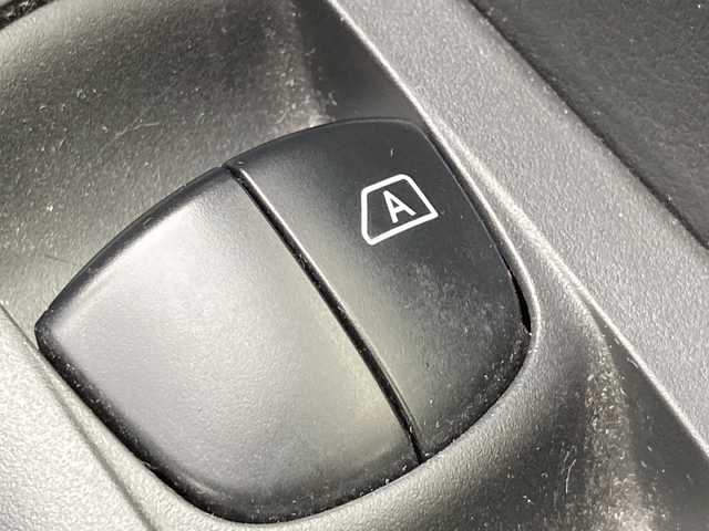 日産 セレナ e－パワー ハイウェイスター V 東京都 2021(令3)年 5.1万km ダークメタルグレー/ダイヤモンドブラック ワンオーナー/純正ナビゲーション（Bluetooth接続、フルセグテレビ）/アラウンドビューモニター/バックカメラ/フリップダウンモニター/シートヒーター/ステアリングヒーター/ETC/クルーズコントロール/プロパイロット/ドライブレコーダー/純正フロアマット/プッシュスタート/両側パワースライドドア/LEDヘッドライト