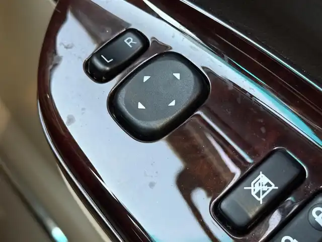 トヨタ ヴェルファイア 2．4V 千葉県 2013(平25)年 4.9万km ホワイトパールクリスタルシャイン 純正7インチHDDナビ（BT/Blu-ray/DVD/CD)/　B-Cas無し/フルセグ（走行中不可）/アルパイン　フリップダウンモニター/コムテック　ドラレコ　（360度・リア）/クルーズコントロール/運転席・助手席　パワーシート/助手席　オットマン/運転席　シートメモリ/ETC/両側パワースラド/HIDライト/スペアキー