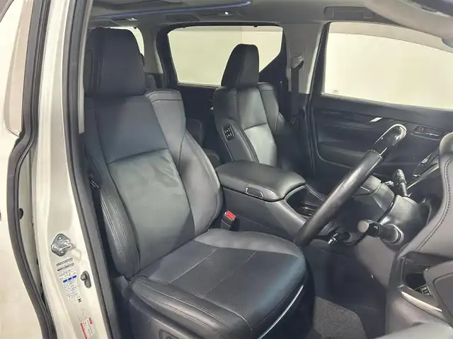 トヨタ ヴェルファイア ハイブリット 大阪府 2020(令2)年 4.7万km ホワイトパールクリスタルシャイン 純正ナビ（DVD/CD/BT）/バックカメラ/ETC/スマートキー/4WD/デジタルインナーミラー/ブラインドスポットモニター/サンルーフ/TRDエアロ/両側パワースライドドア/ステアリングスイッチ/レーンキープアシスト/レーダークルーズコントロール/衝突被害軽減システム/Wオートエアコン/オートライト/オートハイビーム/オートワイパー/オートホールド/電子パーキング/パワーバックドア/前席パワーシート/前席シートヒーター/前席シートクーラー/ハンドルヒーター/前後ドライブレコーダー/純正アルミホイール/純正フロアマット