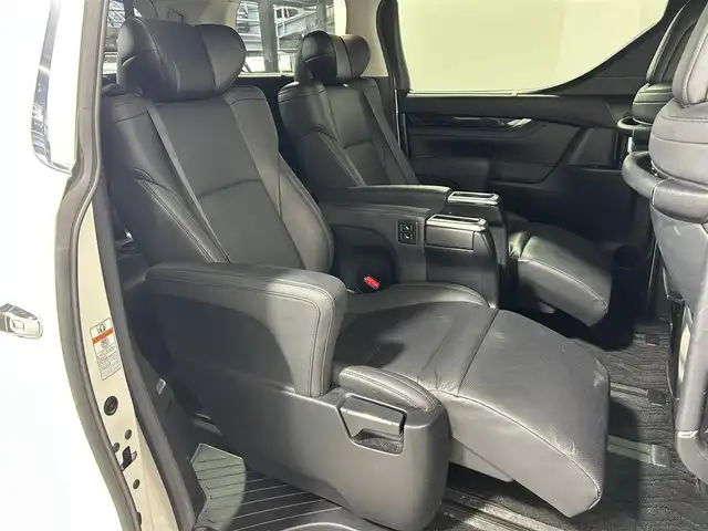 トヨタ ヴェルファイア ハイブリット 大阪府 2020(令2)年 4.7万km ホワイトパールクリスタルシャイン 純正ナビ（DVD/CD/BT）/バックカメラ/ETC/スマートキー/4WD/デジタルインナーミラー/ブラインドスポットモニター/サンルーフ/TRDエアロ/両側パワースライドドア/ステアリングスイッチ/レーンキープアシスト/レーダークルーズコントロール/衝突被害軽減システム/Wオートエアコン/オートライト/オートハイビーム/オートワイパー/オートホールド/電子パーキング/パワーバックドア/前席パワーシート/前席シートヒーター/前席シートクーラー/ハンドルヒーター/前後ドライブレコーダー/純正アルミホイール/純正フロアマット