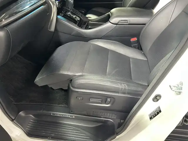 トヨタ ヴェルファイア ハイブリット 大阪府 2020(令2)年 4.7万km ホワイトパールクリスタルシャイン 純正ナビ（DVD/CD/BT）/バックカメラ/ETC/スマートキー/4WD/デジタルインナーミラー/ブラインドスポットモニター/サンルーフ/TRDエアロ/両側パワースライドドア/ステアリングスイッチ/レーンキープアシスト/レーダークルーズコントロール/衝突被害軽減システム/Wオートエアコン/オートライト/オートハイビーム/オートワイパー/オートホールド/電子パーキング/パワーバックドア/前席パワーシート/前席シートヒーター/前席シートクーラー/ハンドルヒーター/前後ドライブレコーダー/純正アルミホイール/純正フロアマット