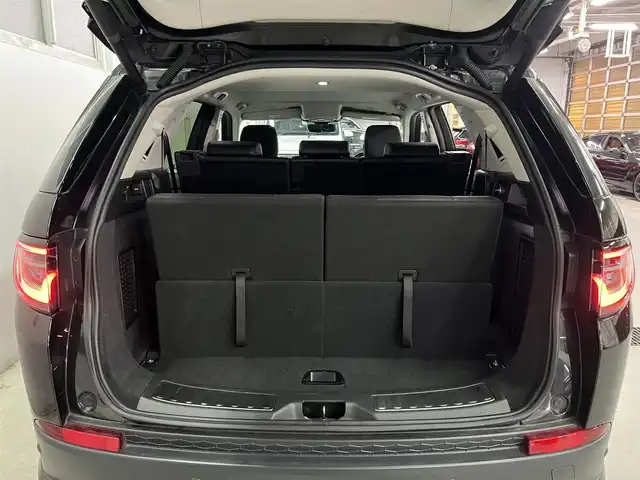 ランドローバー ランドローバー ディスカバリースポーツ　SE 兵庫県 2021(令3)年 6.1万km サントリーニブラック 7シートパッケージ/純正ナビ/全方位カメラ/ETC/ACC/LKA/BSM/パワーテールゲート/黒革シート/パワーシート/シートヒーター/ステリングヒーター/LEDヘッドライト/スマートキー/プッシュスタート