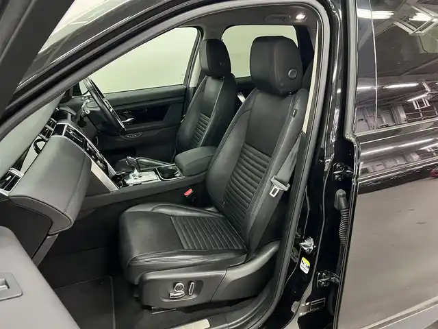 ランドローバー ランドローバー ディスカバリースポーツ　SE 兵庫県 2021(令3)年 6.1万km サントリーニブラック 7シートパッケージ/純正ナビ/全方位カメラ/ETC/ACC/LKA/BSM/パワーテールゲート/黒革シート/パワーシート/シートヒーター/ステリングヒーター/LEDヘッドライト/スマートキー/プッシュスタート