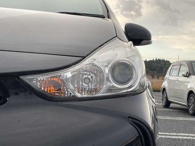 トヨタ プリウス α S 千葉県 2017(平29)年 12.1万km アティチュードブラックマイカ ナビＮＳＺＴ－Ｗ６６Ｔ　ＤＶＤ　ドラレコ　ＵＳＢ　フルセグTV　革調シートカバー　ビルトインETC　プッシュスタート　スマートキー　ステアリングスイッチ　外ツィーター　オートライト