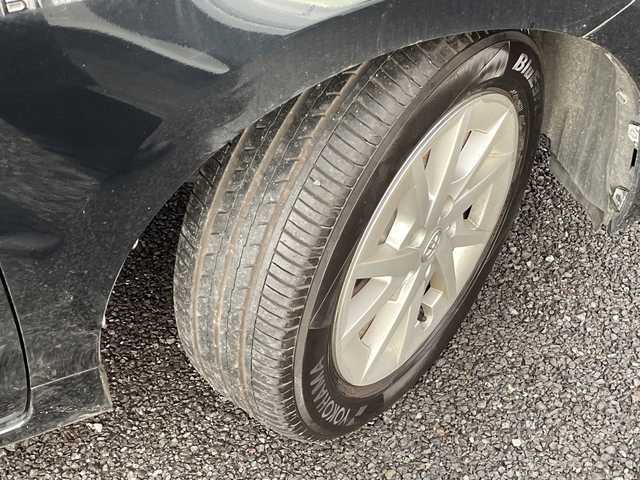 トヨタ プリウス α S 千葉県 2017(平29)年 12.1万km アティチュードブラックマイカ ナビＮＳＺＴ－Ｗ６６Ｔ　ＤＶＤ　ドラレコ　ＵＳＢ　フルセグTV　革調シートカバー　ビルトインETC　プッシュスタート　スマートキー　ステアリングスイッチ　外ツィーター　オートライト