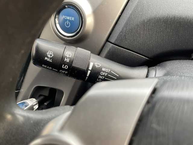 トヨタ プリウス α S 千葉県 2017(平29)年 12.1万km アティチュードブラックマイカ ナビＮＳＺＴ－Ｗ６６Ｔ　ＤＶＤ　ドラレコ　ＵＳＢ　フルセグTV　革調シートカバー　ビルトインETC　プッシュスタート　スマートキー　ステアリングスイッチ　外ツィーター　オートライト