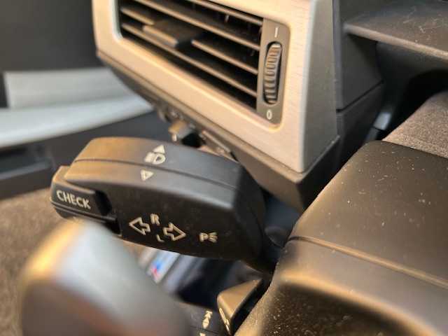 ＢＭＷ Ｍ５ 東京都 2006(平18)年 2.8万km シルバーストーンⅡ VORSTEINER 20インチホイール/AP RACINGブレーキキャリパー/V１０エンジン/パドルシフト/サンルーフ/白レザーシート/バックカメラ/コーナーセンサー/シートヒーター/パワーシート/ヘッドライトウォッシャー/クルーズコントロール/ETC/保証書/取扱説明書/記録簿