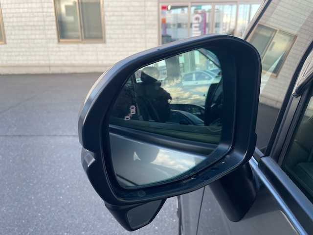 ホンダ ステップワゴン スパーダ 青森県 2024(令6)年 0.9万km スーパープラチナグレーメタリック ワンオーナー/HONDAコネクトGatthersナビ（フルセグ/RADIO）/HONDAセンシング/turbo/レーダークルーズコントロール/マルチビューカメラ/パワーテールゲート/ハーフレザーシート/D/N席シートヒーター/寒冷地仕様/パドルシフト/360度録画ドライブレコーダー/スペアキー/社外１６インチスタッドレスタイヤ車載（VRX3　23年製）/保証書/取扱説明書