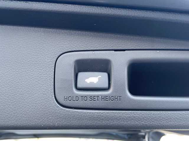 ホンダ ステップワゴン スパーダ 青森県 2024(令6)年 0.9万km スーパープラチナグレーメタリック ワンオーナー/HONDAコネクトGatthersナビ（フルセグ/RADIO）/HONDAセンシング/turbo/レーダークルーズコントロール/マルチビューカメラ/パワーテールゲート/ハーフレザーシート/D/N席シートヒーター/寒冷地仕様/パドルシフト/360度録画ドライブレコーダー/スペアキー/社外１６インチスタッドレスタイヤ車載（VRX3　23年製）/保証書/取扱説明書