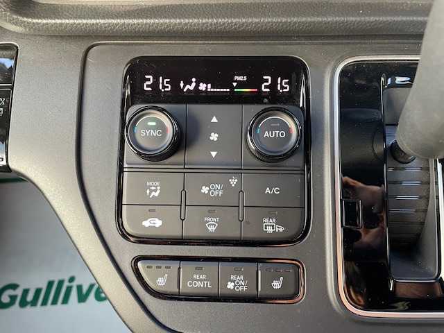 ホンダ ステップワゴン スパーダ 青森県 2024(令6)年 0.9万km スーパープラチナグレーメタリック ワンオーナー/HONDAコネクトGatthersナビ（フルセグ/RADIO）/HONDAセンシング/turbo/レーダークルーズコントロール/マルチビューカメラ/パワーテールゲート/ハーフレザーシート/D/N席シートヒーター/寒冷地仕様/パドルシフト/360度録画ドライブレコーダー/スペアキー/社外１６インチスタッドレスタイヤ車載（VRX3　23年製）/保証書/取扱説明書