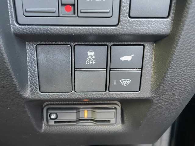 ホンダ ステップワゴン スパーダ 青森県 2024(令6)年 0.9万km スーパープラチナグレーメタリック ワンオーナー/HONDAコネクトGatthersナビ（フルセグ/RADIO）/HONDAセンシング/turbo/レーダークルーズコントロール/マルチビューカメラ/パワーテールゲート/ハーフレザーシート/D/N席シートヒーター/寒冷地仕様/パドルシフト/360度録画ドライブレコーダー/スペアキー/社外１６インチスタッドレスタイヤ車載（VRX3　23年製）/保証書/取扱説明書