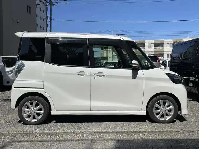 日産 デイズ ルークス ハイウェイスターX 東京都 2019(平31)年 1.7万km ホワイトパール 社外メモリナビ/ (DVD/ワンセグTV/SD)/インテリジェントアラウンドビューモニター/片側パワースライドドア/D席シートヒーター/後席エアコン/エマージェンシーブレーキ/エマージェンシーレーンキープアシスト/オートマチックハイビーム/横滑り防止装置/純正14インチアルミホイール/スマートキー/純正LEDヘッドライト/純正フロアマット/スペアキー1本/保証書/取扱説明書