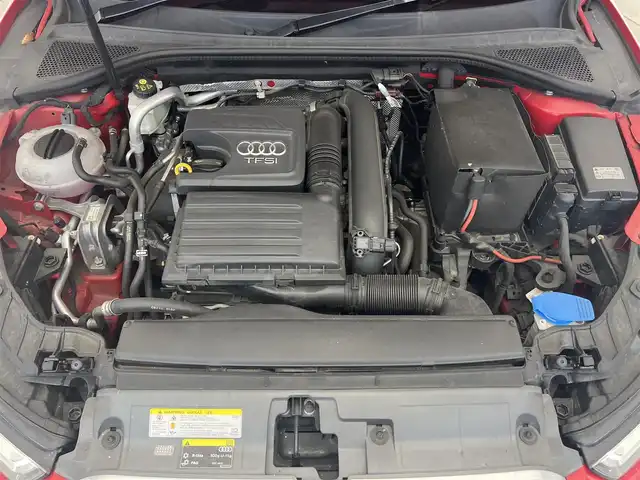 アウディ Ａ３ スポーツバック 1．4 TFSI 滋賀県 2016(平28)年 14万km 赤 純正ナビ【AM/FM/CD/Bluetooth/フルセグ】/バックカメラ/アダプティブクルーズコントロール/パドルシフト/オートライト/HIDヘッドライト/ETC/電動パーキング/プッシュスタート/アイドリングストップ/横滑り防止装置