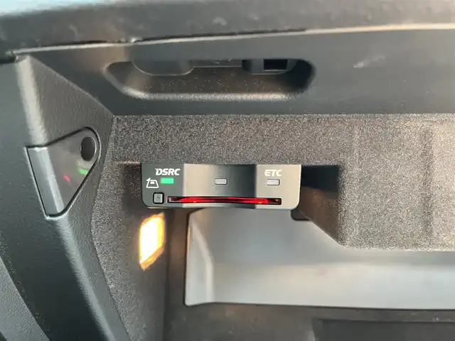 アウディ Ａ３ スポーツバック 1．4 TFSI 滋賀県 2016(平28)年 14万km 赤 純正ナビ【AM/FM/CD/Bluetooth/フルセグ】/バックカメラ/アダプティブクルーズコントロール/パドルシフト/オートライト/HIDヘッドライト/ETC/電動パーキング/プッシュスタート/アイドリングストップ/横滑り防止装置