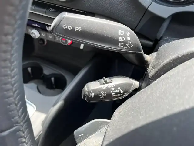 アウディ Ａ３ スポーツバック 1．4 TFSI 滋賀県 2016(平28)年 14万km 赤 純正ナビ【AM/FM/CD/Bluetooth/フルセグ】/バックカメラ/アダプティブクルーズコントロール/パドルシフト/オートライト/HIDヘッドライト/ETC/電動パーキング/プッシュスタート/アイドリングストップ/横滑り防止装置