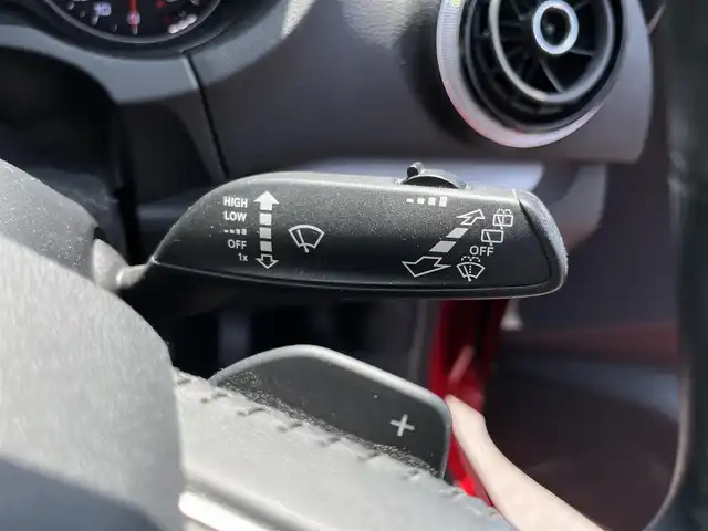 アウディ Ａ３ スポーツバック 1．4 TFSI 滋賀県 2016(平28)年 14万km 赤 純正ナビ【AM/FM/CD/Bluetooth/フルセグ】/バックカメラ/アダプティブクルーズコントロール/パドルシフト/オートライト/HIDヘッドライト/ETC/電動パーキング/プッシュスタート/アイドリングストップ/横滑り防止装置