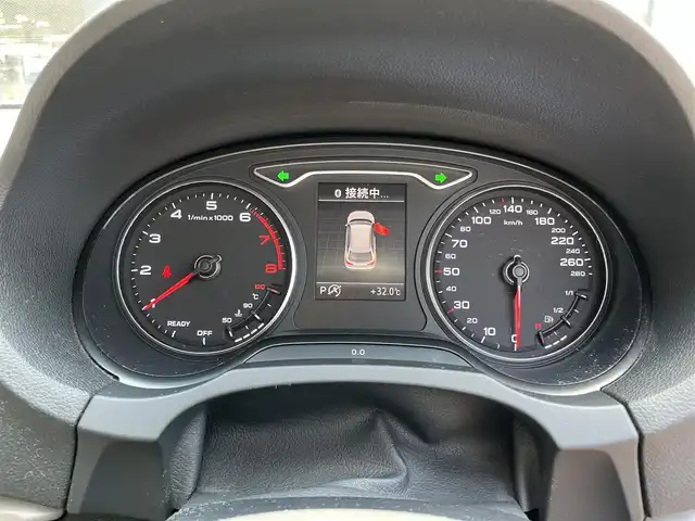 アウディ Ａ３ スポーツバック 1．4 TFSI 滋賀県 2016(平28)年 14万km 赤 純正ナビ【AM/FM/CD/Bluetooth/フルセグ】/バックカメラ/アダプティブクルーズコントロール/パドルシフト/オートライト/HIDヘッドライト/ETC/電動パーキング/プッシュスタート/アイドリングストップ/横滑り防止装置