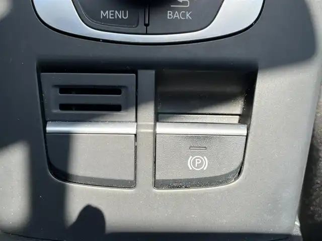 アウディ Ａ３ スポーツバック 1．4 TFSI 滋賀県 2016(平28)年 14万km 赤 純正ナビ【AM/FM/CD/Bluetooth/フルセグ】/バックカメラ/アダプティブクルーズコントロール/パドルシフト/オートライト/HIDヘッドライト/ETC/電動パーキング/プッシュスタート/アイドリングストップ/横滑り防止装置