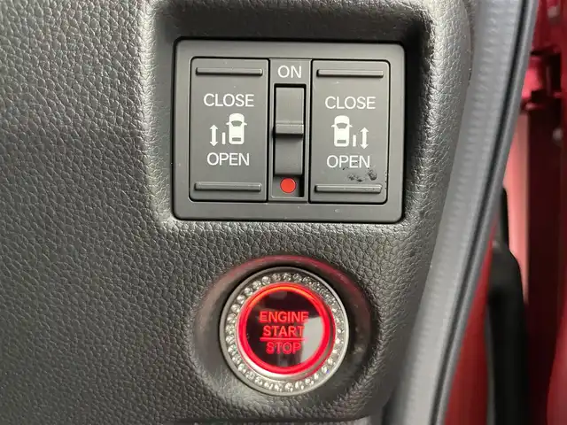 ホンダ Ｎ ＢＯＸ カスタム L ターボ 埼玉県 2022(令4)年 1.5万km 赤／黒 純正８インチナビ　バックカメラ　両側パワースライドドア　ＥＴＣ　シートヒーター　ドライブレコーダー　レーダークルーズコントロール　純正アルミ　スマートキー　オートライト　ＬＥＤライト　地デジＴＶ