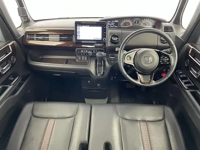 ホンダ Ｎ ＢＯＸ カスタム L ターボ 埼玉県 2022(令4)年 1.5万km 赤／黒 純正８インチナビ　バックカメラ　両側パワースライドドア　ＥＴＣ　シートヒーター　ドライブレコーダー　レーダークルーズコントロール　純正アルミ　スマートキー　オートライト　ＬＥＤライト　地デジＴＶ