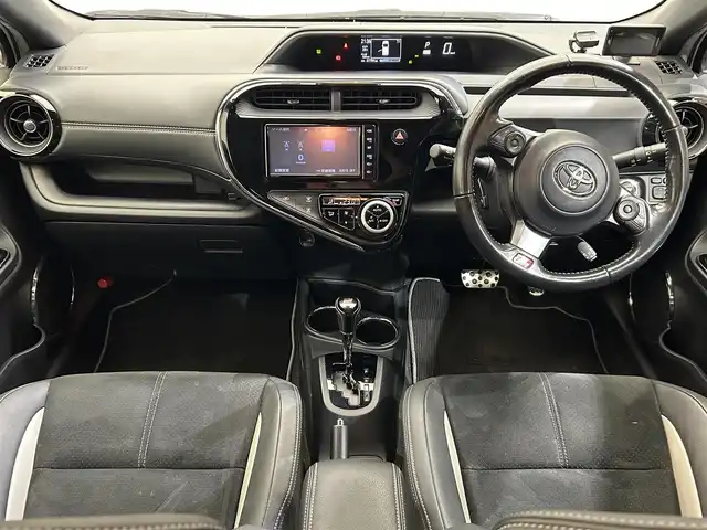 トヨタ アクア G GRスポーツ 17インチPKG 愛媛県 2020(令2)年 2.8万km ホワイトパールクリスタルシャイン ・ナビ（フルセグＴＶ・ＢＴ・ＣＤ・ＤＶＤ・ＦＭ・ＡＭ・ＳＤ）/・バックカメラ　/・前後ドラレコ　/・ＥＴＣ　/・クルコン　/・レーンキープアシスト　/・オートマチックハイビーム　/・レーダー探知機　/・テレビキャンセラー　/・スペアキー