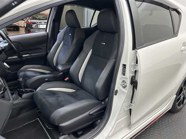 トヨタ アクア G GRスポーツ 17インチPKG 愛媛県 2020(令2)年 2.8万km ホワイトパールクリスタルシャイン ・ナビ（フルセグＴＶ・ＢＴ・ＣＤ・ＤＶＤ・ＦＭ・ＡＭ・ＳＤ）/・バックカメラ　/・前後ドラレコ　/・ＥＴＣ　/・クルコン　/・レーンキープアシスト　/・オートマチックハイビーム　/・レーダー探知機　/・テレビキャンセラー　/・スペアキー
