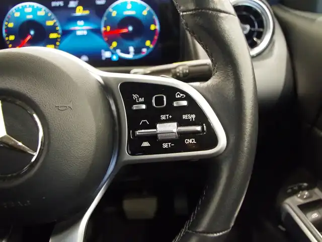 メルセデス・ベンツ Ｍ・ベンツ ＧＬＢ２００ｄ 4マチック 岐阜県 2021(令3)年 3.8万km コスモスブラック ナビゲーションパッケージ/レーダーセーフティパッケージ/アクティブディスタンスアシスト/アクティブブレーキアシスト/緊急回避補助システム/渋滞時緊急ブレーキ機能/アクティブブラインドスポットアシスト/アクティブレーンキーピングアシスト/アクティブステアリングアシスト/アクティブパーキングアシスト/純正ナビ/Bluetooth/フルセグＴＶ/360°カメラ/シートヒータ/パワーシート/LEDハイパフォーマンスヘッドライト/ドライブレコーダー/スペアキー