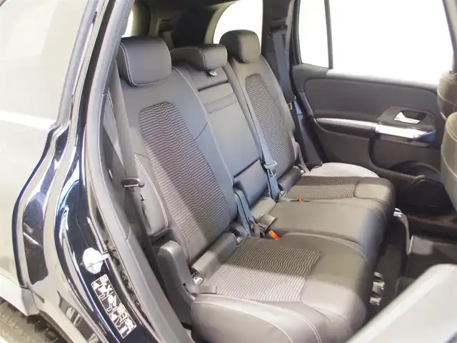 メルセデス・ベンツ Ｍ・ベンツ ＧＬＢ２００ｄ 4マチック 岐阜県 2021(令3)年 3.8万km コスモスブラック ナビゲーションパッケージ/レーダーセーフティパッケージ/アクティブディスタンスアシスト/アクティブブレーキアシスト/緊急回避補助システム/渋滞時緊急ブレーキ機能/アクティブブラインドスポットアシスト/アクティブレーンキーピングアシスト/アクティブステアリングアシスト/アクティブパーキングアシスト/純正ナビ/Bluetooth/フルセグＴＶ/360°カメラ/シートヒータ/パワーシート/LEDハイパフォーマンスヘッドライト/ドライブレコーダー/スペアキー
