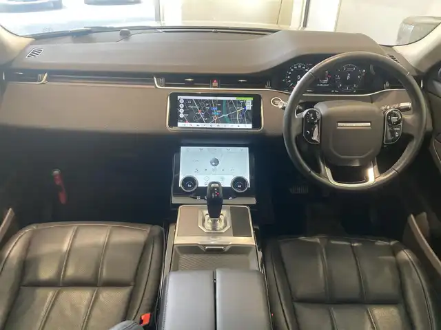 ランドローバー レンジローバーイヴォーク S 熊本県 2020(令2)年 3.1万km ユーロンホワイト ・スマートキー/・プッシュスタート/・衝突回避ブレーキ/・レーンチェンジアシスト/・クロストラフィックモニター/・エマージェンシーレーンキープ/・運転者疲労警告/・レーンキープアシスト/・オフロード情報/・低トラクション発信/・ドライブアシスト/・クルーズコントロール(追従式)/・黒革シート/・前関パワーシート /・前関シートヒーター /・純正メモリナビ/　【Bluetooth・USB・AppleCarPlay・AndroidAuto】/・フルセグTV/・全方位カメラ/・ETC2.0/・パワーバックドア/・LEDヘッドランプ/・純正マット/・保証書/取説