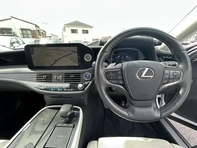 レクサス ＬＳ 500h Iパッケージ 愛知県 2021(令3)年 8万km ソニッククォーツ サンルーフ/純正メーカーナビ/(CD/DVD/FM/AM/フルセグTV）/パノラミックビューモニター/デジタルインナーミラー/ビルトインETC2.0/純正20インチAW/レクサスセーフティシステム/ブラインドスポットモニター/ヘッドアップディスプレイ/レーダークルーズコントロール/横滑り防止システム/パーキングアシスト/純正ドライブレコーダー/本革シート/前席メモリー付きパワーシート/前席シートヒーター/エアシート/ハンドルヒーター/ステアリングスィッチ/パドルシフト/AC100V電源/電動リアサンシェード/純正フロアマット/三眼LEDヘッドライト/シーケンシャルウィンカー