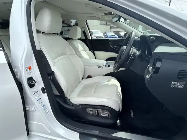 レクサス ＬＳ 500h Iパッケージ 愛知県 2021(令3)年 8万km ソニッククォーツ サンルーフ/純正メーカーナビ/(CD/DVD/FM/AM/フルセグTV）/パノラミックビューモニター/デジタルインナーミラー/ビルトインETC2.0/純正20インチAW/レクサスセーフティシステム/ブラインドスポットモニター/ヘッドアップディスプレイ/レーダークルーズコントロール/横滑り防止システム/パーキングアシスト/純正ドライブレコーダー/本革シート/前席メモリー付きパワーシート/前席シートヒーター/エアシート/ハンドルヒーター/ステアリングスィッチ/パドルシフト/AC100V電源/電動リアサンシェード/純正フロアマット/三眼LEDヘッドライト/シーケンシャルウィンカー