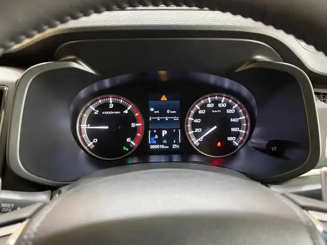 三菱 デリカＤ：５ シャモニー 岩手県 2025(令7)年 0.1千km 白Ⅱ 登録済み未使用車/４WD/ディーゼルターボ/マルチアラウンドモニター/エレクトリックテールゲート/両側電動スライドドア/ナビ取り付けパッケージ/e-Assist/衝突被害軽減ブレーキ/レーダークルーズコントロールシステム/オートマチックハイビーム/誤発進抑制機能/後側方車両検知警報システム/後退時交差車両検知警報システム/横滑り防止装置/アイドリングストップ/パドルシフト/オートブレーキホールド/AC100V100Wコンセント/撥水機能付き専用コンビネーションシート/専用18インチアルミホイール/運転席パワーシート/前席シートヒーター/ステアリングヒーター/リヤマニュアルクーラー/PTCヒーター/ヒーテッドドアミラー/LEDヘッドライト