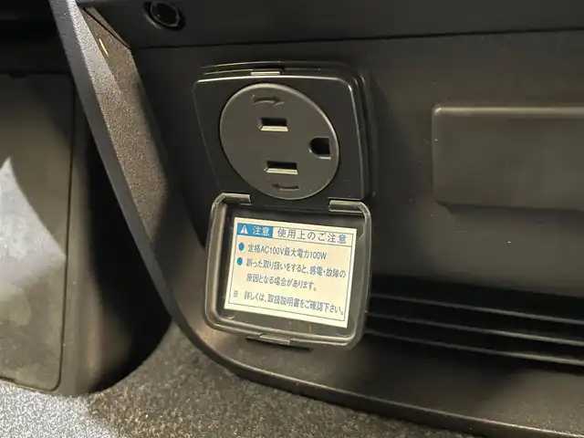 三菱 デリカＤ：５ シャモニー 岩手県 2025(令7)年 0.1千km 白Ⅱ 登録済み未使用車/４WD/ディーゼルターボ/マルチアラウンドモニター/エレクトリックテールゲート/両側電動スライドドア/ナビ取り付けパッケージ/e-Assist/衝突被害軽減ブレーキ/レーダークルーズコントロールシステム/オートマチックハイビーム/誤発進抑制機能/後側方車両検知警報システム/後退時交差車両検知警報システム/横滑り防止装置/アイドリングストップ/パドルシフト/オートブレーキホールド/AC100V100Wコンセント/撥水機能付き専用コンビネーションシート/専用18インチアルミホイール/運転席パワーシート/前席シートヒーター/ステアリングヒーター/リヤマニュアルクーラー/PTCヒーター/ヒーテッドドアミラー/LEDヘッドライト