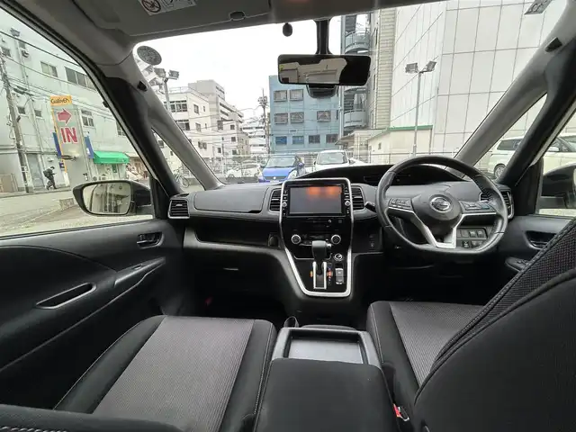 日産 セレナ ハイウェイスター プロパイロットED 神奈川県 2016(平28)年 8.2万km ブリリアントホワイトパール ４WD/インテリジェントパーキングアシスト/LDW（車線逸脱警報）/LDP（車線逸脱防止支援システム）/ふらつき警報/踏み間違い衝突防止アシスト/進入禁止標識検知/プロパイロット/エマージェンシーブレーキ/純正ナビ＆フルセグTV/CD／DVD／SD／BT／AUX/純正フリップダウンモニター/アラウンドビューモニター/純正15inアルミホイール/両側パワースライドドア/LEDライト/フォグランプ/電動格納ミラー/ETC/アイドリングストップ/シートヒーター/ドライブレコーダー/スマートキー/プッシュスタート/W＆サイドエアバッグ/横滑り防止装置/ABS/純フロアマット/保証書/取扱説明書/スペアキー有