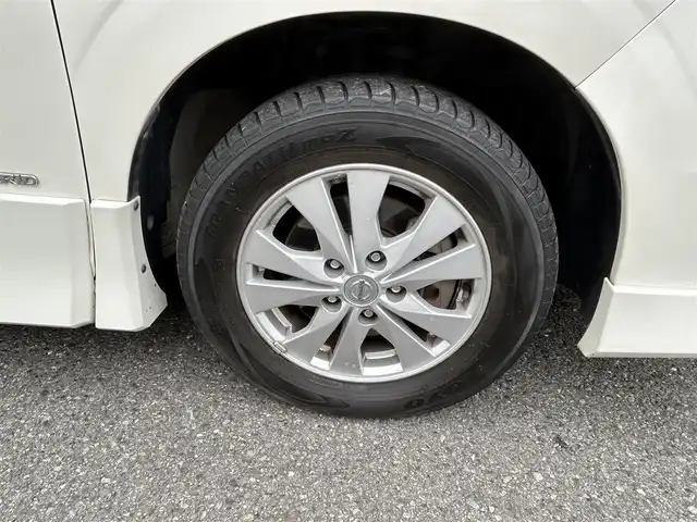 日産 セレナ ハイウェイスター プロパイロットED 神奈川県 2016(平28)年 8.2万km ブリリアントホワイトパール ４WD/インテリジェントパーキングアシスト/LDW（車線逸脱警報）/LDP（車線逸脱防止支援システム）/ふらつき警報/踏み間違い衝突防止アシスト/進入禁止標識検知/プロパイロット/エマージェンシーブレーキ/純正ナビ＆フルセグTV/CD／DVD／SD／BT／AUX/純正フリップダウンモニター/アラウンドビューモニター/純正15inアルミホイール/両側パワースライドドア/LEDライト/フォグランプ/電動格納ミラー/ETC/アイドリングストップ/シートヒーター/ドライブレコーダー/スマートキー/プッシュスタート/W＆サイドエアバッグ/横滑り防止装置/ABS/純フロアマット/保証書/取扱説明書/スペアキー有