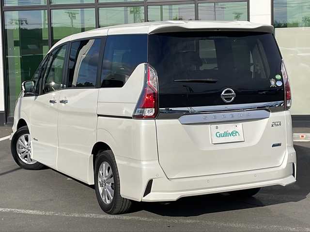 日産 セレナ ハイウェイスター プロパイロットED 道東・釧路十勝 2016(平28)年 8.2万km ブリリアントホワイトパール ・４WD/・純正9インチナビ/（フルセグ・CD・DVD・SD・BT・AUX）/・アラウンドビューモニター/・純正フリップダウンモニター/・プロパイロット/・両側パワースライドドア/・インテリジェントパーキングアシスト/・LDW（車線逸脱警報）/・LDP（車線逸脱防止支援システム）/・ふらつき警報/・踏み間違い衝突防止アシスト/・進入禁止標識検知/・エマージェンシーブレーキ/・LEDライト/・フォグランプ/・電動格納ミラー/・ETC/・アイドリングストップ・/・シートヒーター/・ドライブレコーダー/・スマートキー/・プッシュスタート/・W＆サイドエアバッグ/・横滑り防止装置/・ABS/・純フロアマット/・純正15inアルミホイール/・保証書・/・取扱説明書/・スペアキー有