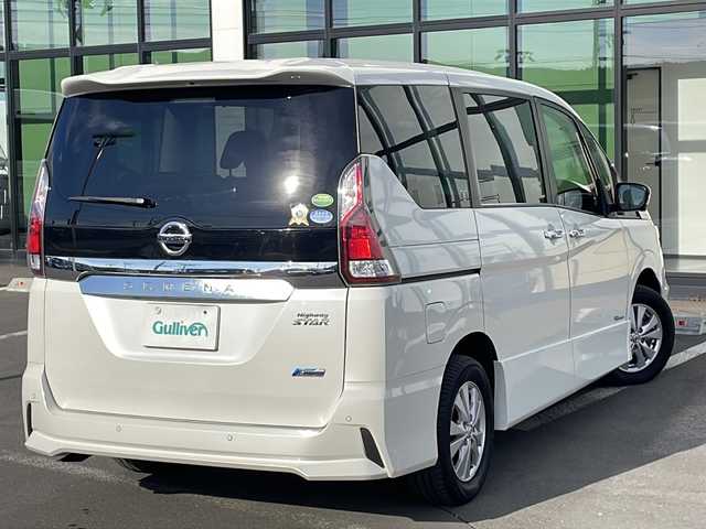 日産 セレナ ハイウェイスター プロパイロットED 道東・釧路十勝 2016(平28)年 8.2万km ブリリアントホワイトパール ・４WD/・純正9インチナビ/（フルセグ・CD・DVD・SD・BT・AUX）/・アラウンドビューモニター/・純正フリップダウンモニター/・プロパイロット/・両側パワースライドドア/・インテリジェントパーキングアシスト/・LDW（車線逸脱警報）/・LDP（車線逸脱防止支援システム）/・ふらつき警報/・踏み間違い衝突防止アシスト/・進入禁止標識検知/・エマージェンシーブレーキ/・LEDライト/・フォグランプ/・電動格納ミラー/・ETC/・アイドリングストップ・/・シートヒーター/・ドライブレコーダー/・スマートキー/・プッシュスタート/・W＆サイドエアバッグ/・横滑り防止装置/・ABS/・純フロアマット/・純正15inアルミホイール/・保証書・/・取扱説明書/・スペアキー有