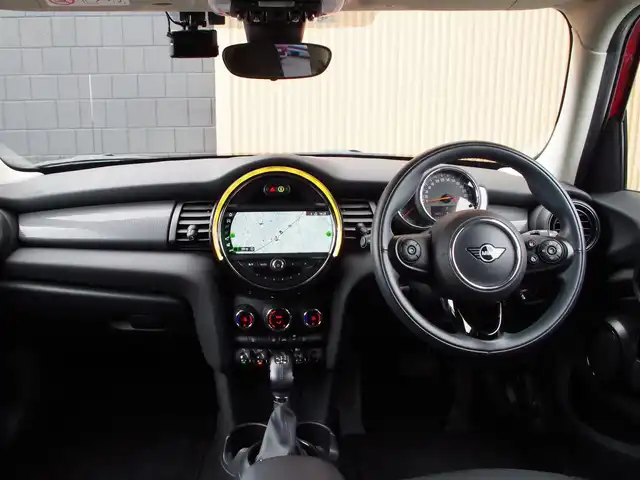 ＭＩＮＩ ミニ クーパー D 埼玉県 2020(令2)年 6.9万km 赤Ⅱ インテリジェントセーフティ /ペッパーパッケージ /パークディスタンスコントロール /コンフォートアクセス /バックカメラ /iDriveナビ /ETC /ドライブレコーダー /純正17インチアルミホイール /アイドリングストップシステム