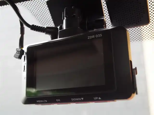 ＭＩＮＩ ミニ クーパー D 埼玉県 2020(令2)年 6.9万km 赤Ⅱ インテリジェントセーフティ /ペッパーパッケージ /パークディスタンスコントロール /コンフォートアクセス /バックカメラ /iDriveナビ /ETC /ドライブレコーダー /純正17インチアルミホイール /アイドリングストップシステム