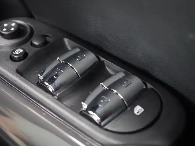 ＭＩＮＩ ミニ クーパー D 埼玉県 2020(令2)年 6.9万km 赤Ⅱ インテリジェントセーフティ /ペッパーパッケージ /パークディスタンスコントロール /コンフォートアクセス /バックカメラ /iDriveナビ /ETC /ドライブレコーダー /純正17インチアルミホイール /アイドリングストップシステム