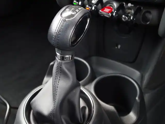 ＭＩＮＩ ミニ クーパー D 埼玉県 2020(令2)年 6.9万km 赤Ⅱ インテリジェントセーフティ /ペッパーパッケージ /パークディスタンスコントロール /コンフォートアクセス /バックカメラ /iDriveナビ /ETC /ドライブレコーダー /純正17インチアルミホイール /アイドリングストップシステム