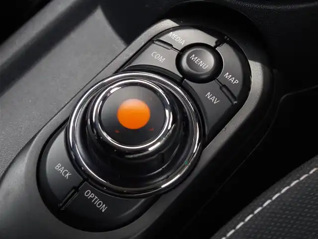 ＭＩＮＩ ミニ クーパー D 埼玉県 2020(令2)年 6.9万km 赤Ⅱ インテリジェントセーフティ /ペッパーパッケージ /パークディスタンスコントロール /コンフォートアクセス /バックカメラ /iDriveナビ /ETC /ドライブレコーダー /純正17インチアルミホイール /アイドリングストップシステム