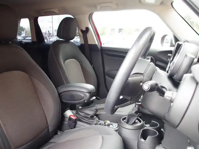 ＭＩＮＩ ミニ クーパー D 埼玉県 2020(令2)年 6.9万km 赤Ⅱ インテリジェントセーフティ /ペッパーパッケージ /パークディスタンスコントロール /コンフォートアクセス /バックカメラ /iDriveナビ /ETC /ドライブレコーダー /純正17インチアルミホイール /アイドリングストップシステム