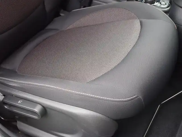 ＭＩＮＩ ミニ クーパー D 埼玉県 2020(令2)年 6.9万km 赤Ⅱ インテリジェントセーフティ /ペッパーパッケージ /パークディスタンスコントロール /コンフォートアクセス /バックカメラ /iDriveナビ /ETC /ドライブレコーダー /純正17インチアルミホイール /アイドリングストップシステム